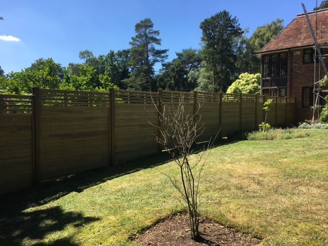 Fencing for large garden in Oxford